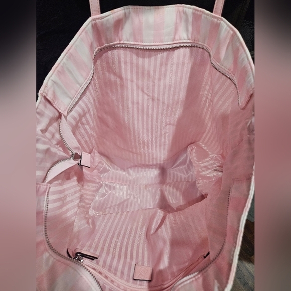 VICTORIA'S SECRET CARRY- ALL LARGE TOTE BAG SIGNATURE ICONIC STRIPE BABY PINK - Picture 3 of 5